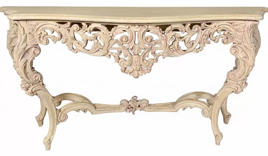 Капітель в стилі Рококо